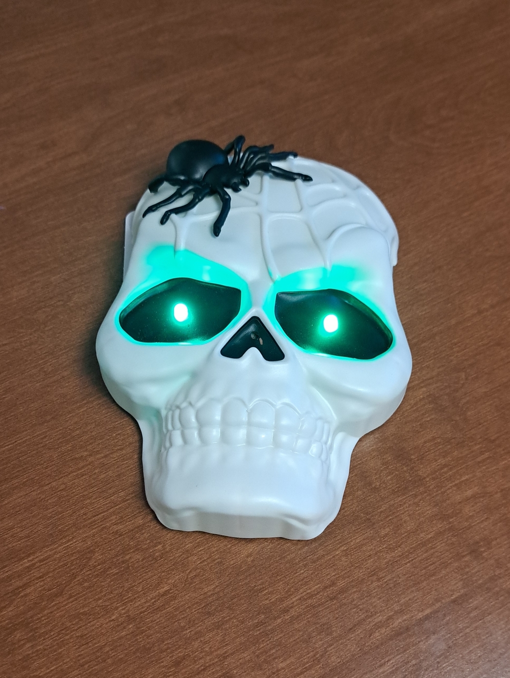 Halloween LED White Skull Accent Light with Green Eyes